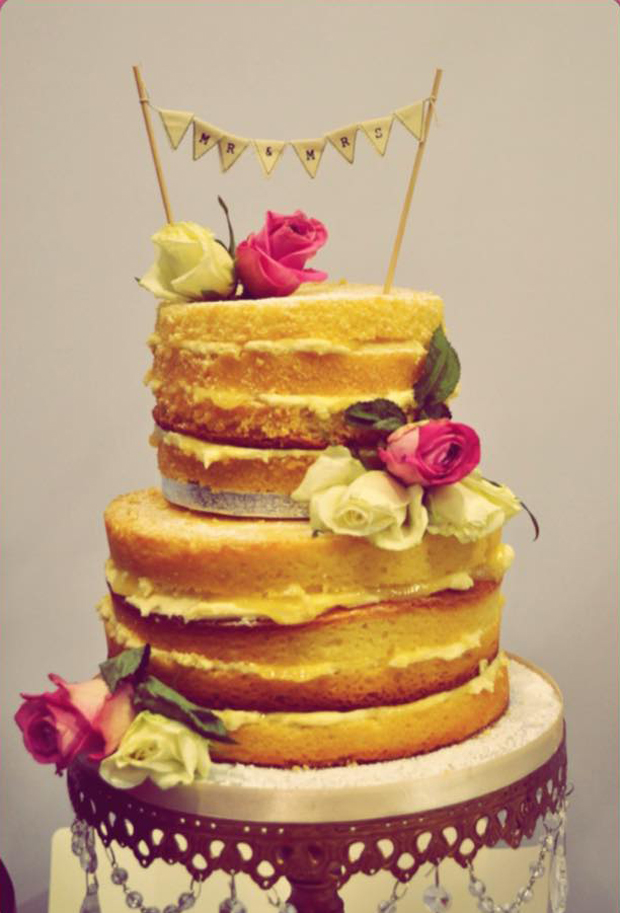 18 Incredible Naked Wedding Cakes Weddingsonline 