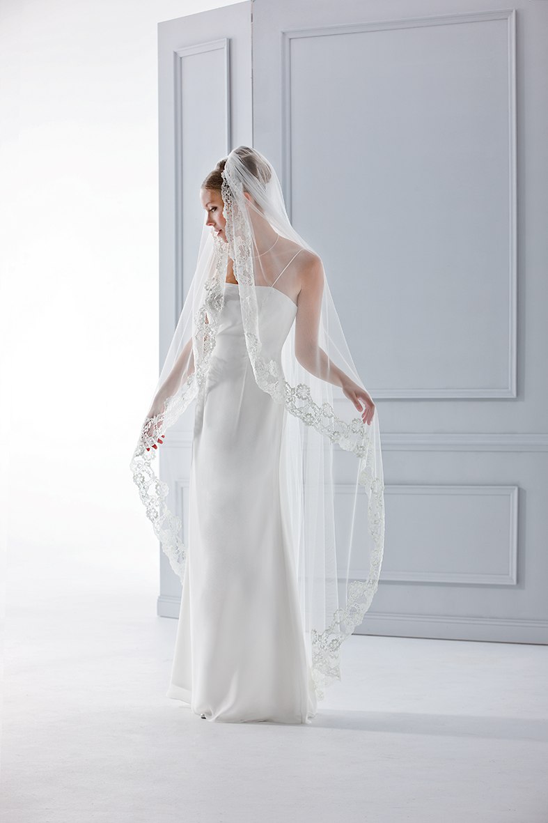 Bianca - Single Layer Chapel Length Veil With Scattered Diamantes